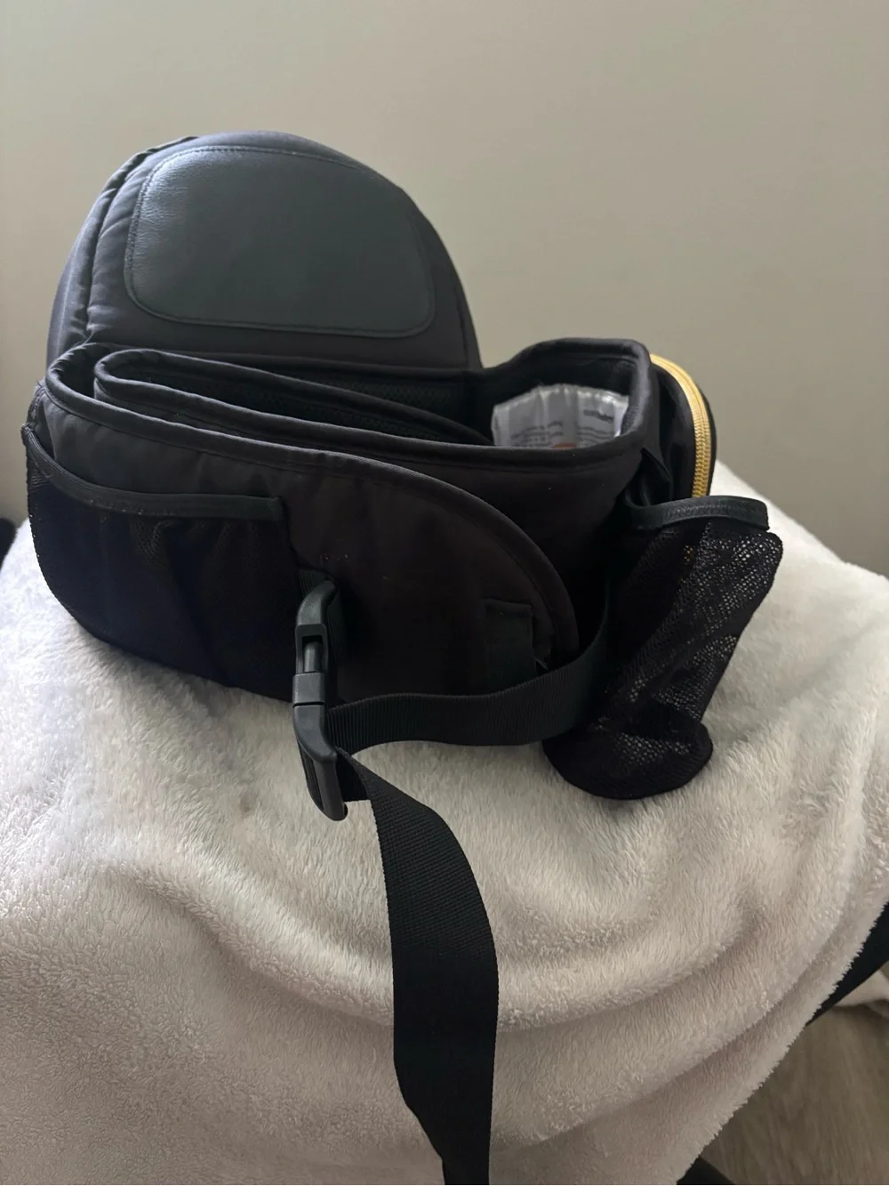 Tushbaby Black Hands-Free Hip Seat Bag with Gold Accents